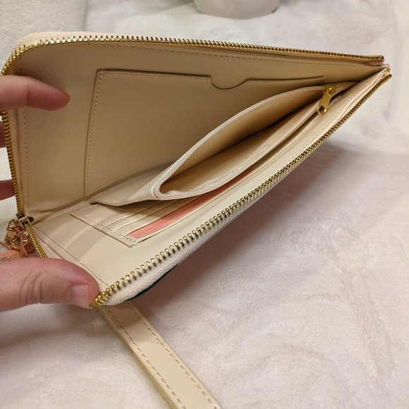 🌸 ban.do Getaway Travel Wallet for Passport, Phone, Boarding Pass Dance Floor - Picture 5 of 12